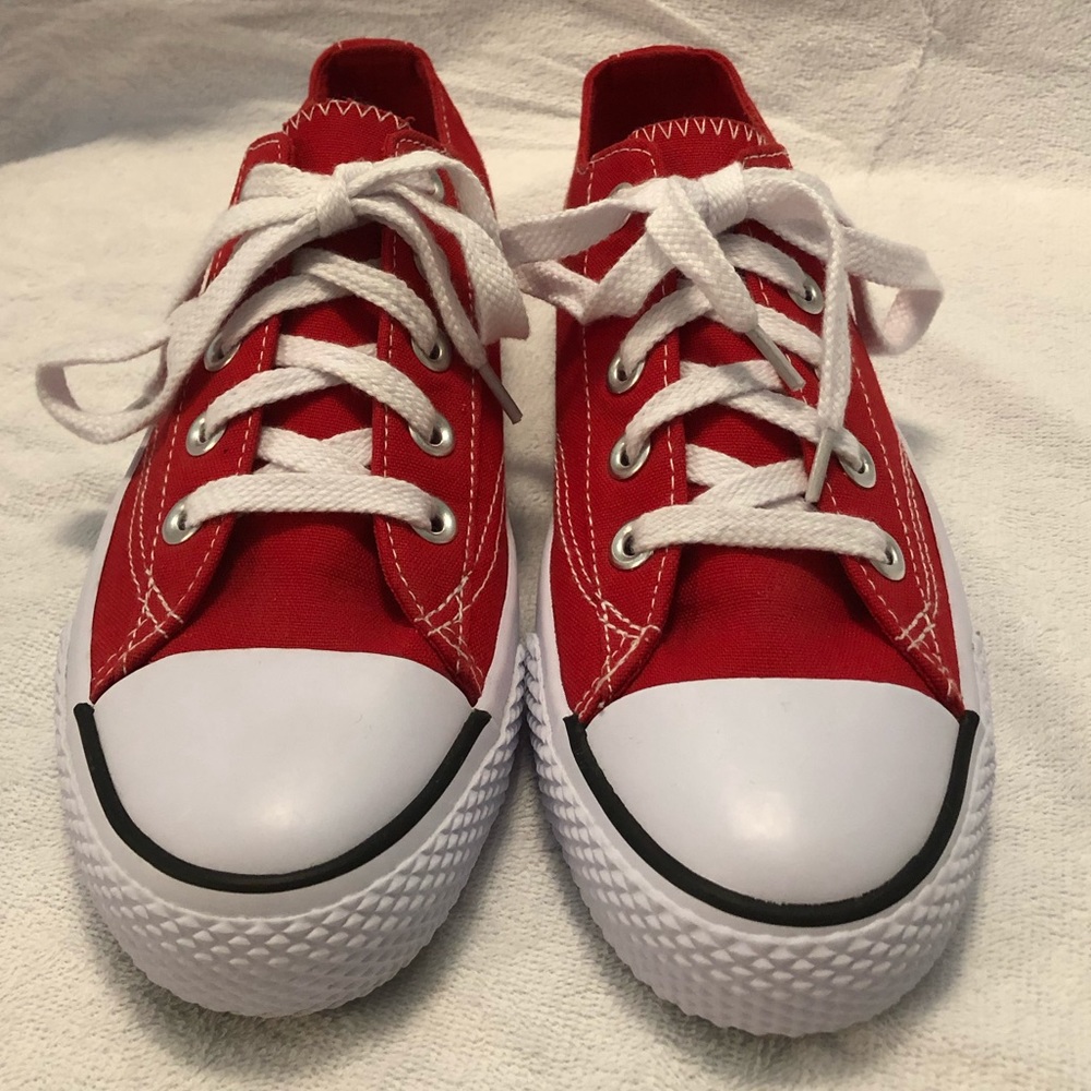 Red legacee sneakers